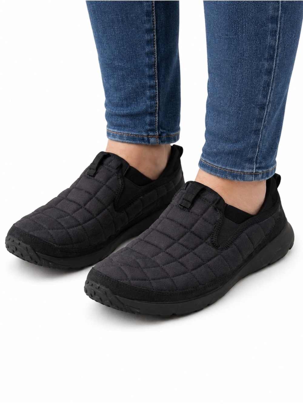 Size 7 Merrell Women’s Hut Moc Black Quilted Slip-On Comfort Shoes